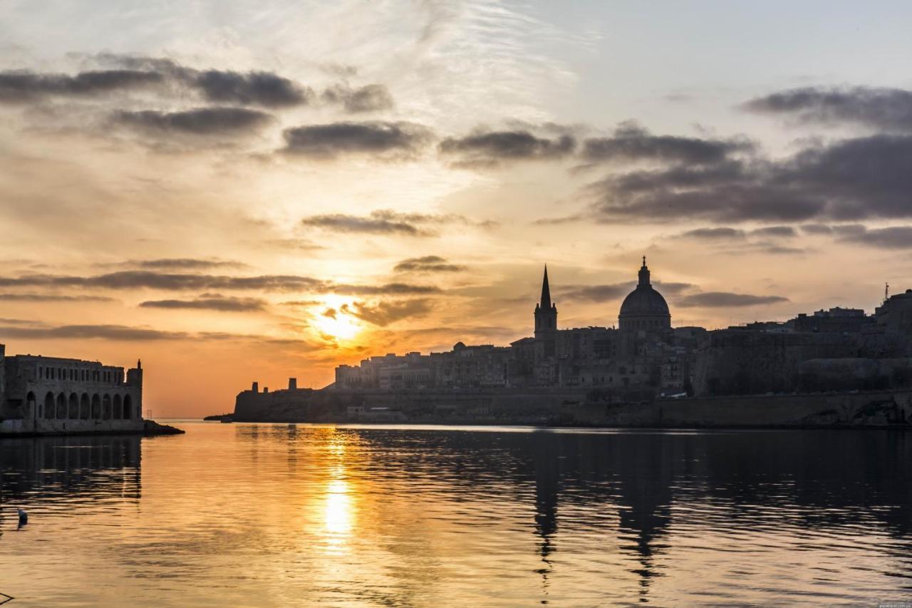 Luxury Apartment With Valletta And Harbour Views Sliema Kültér fotó