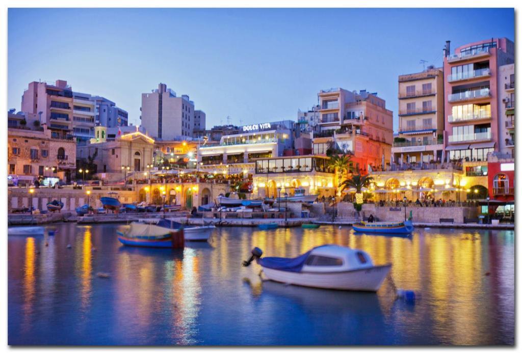 Luxury Apartment With Valletta And Harbour Views Sliema Kültér fotó