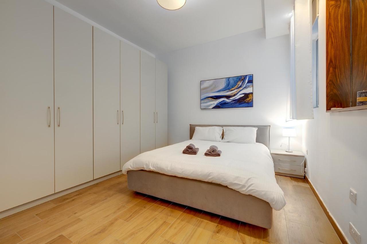 Luxury Apartment With Valletta And Harbour Views Sliema Kültér fotó