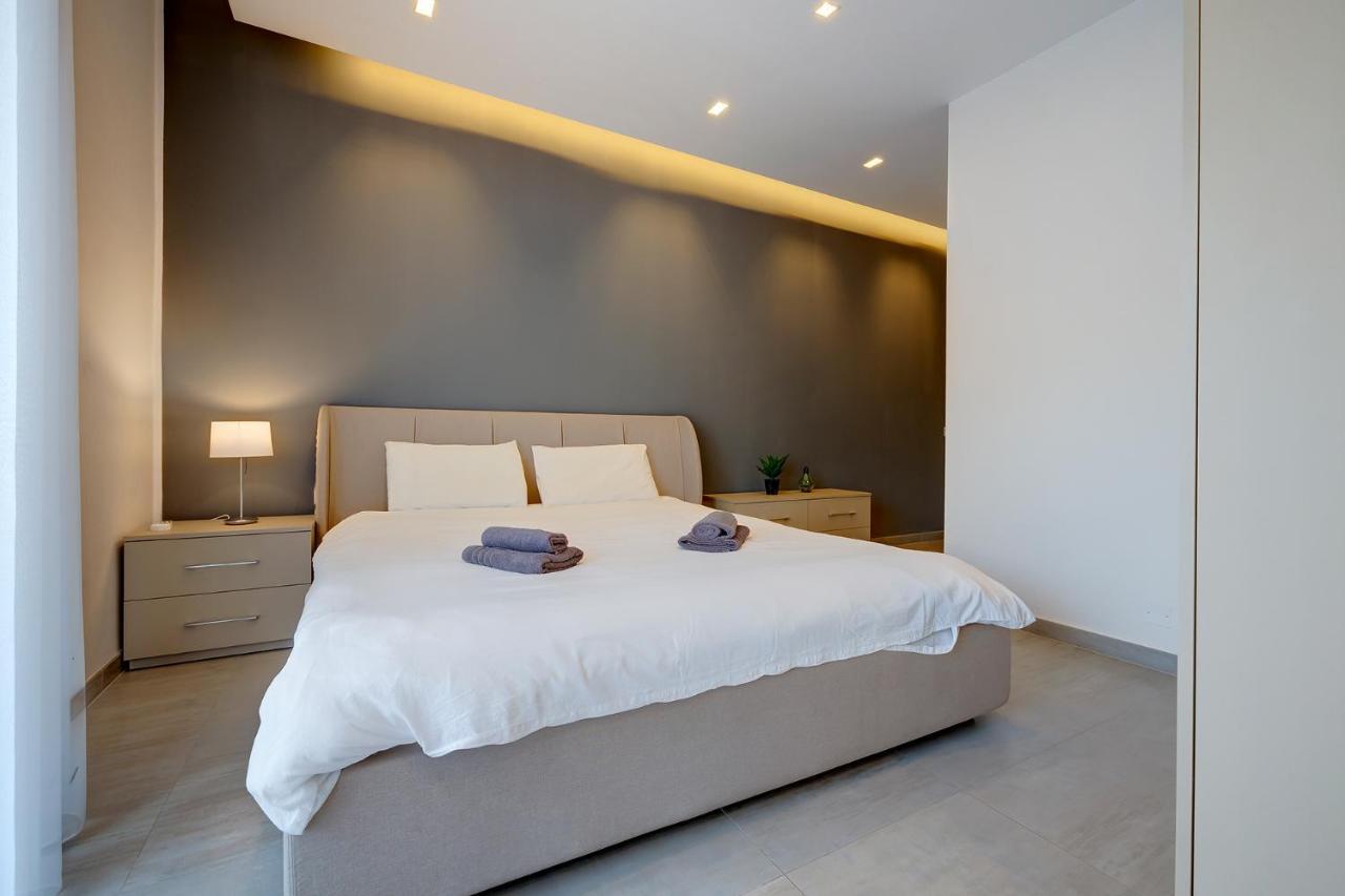 Luxury Apartment With Valletta And Harbour Views Sliema Kültér fotó