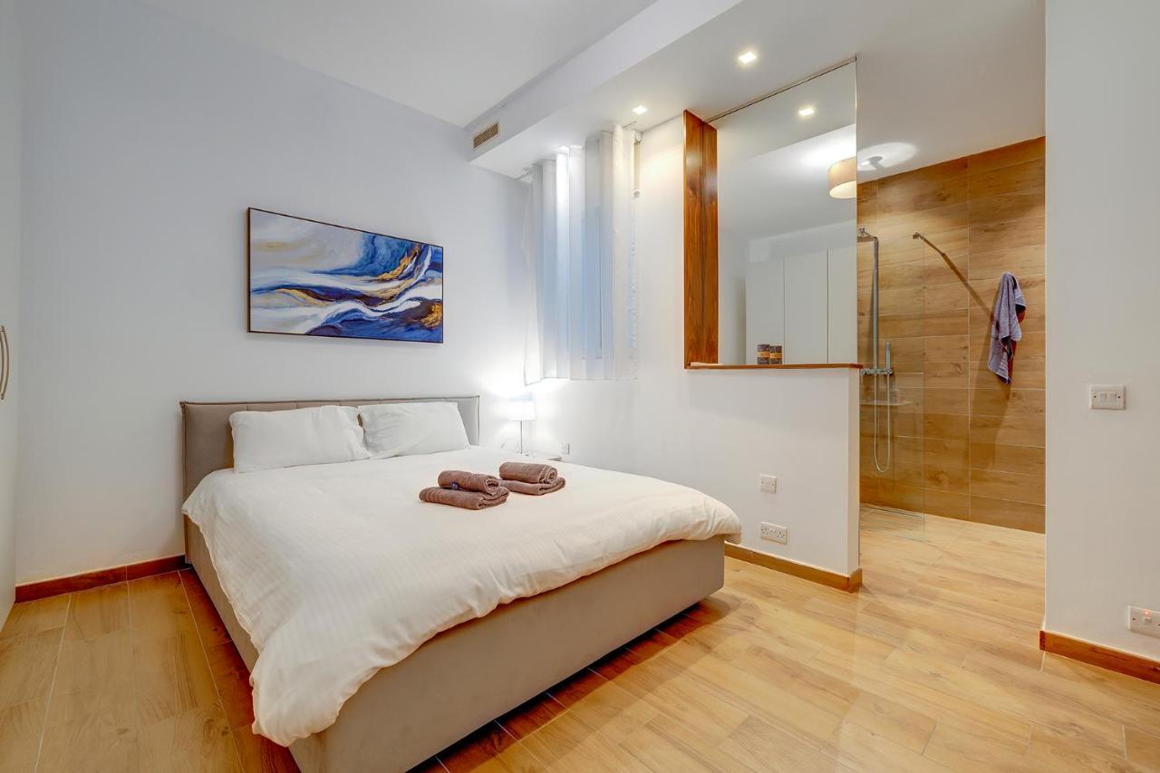 Luxury Apartment With Valletta And Harbour Views Sliema Kültér fotó