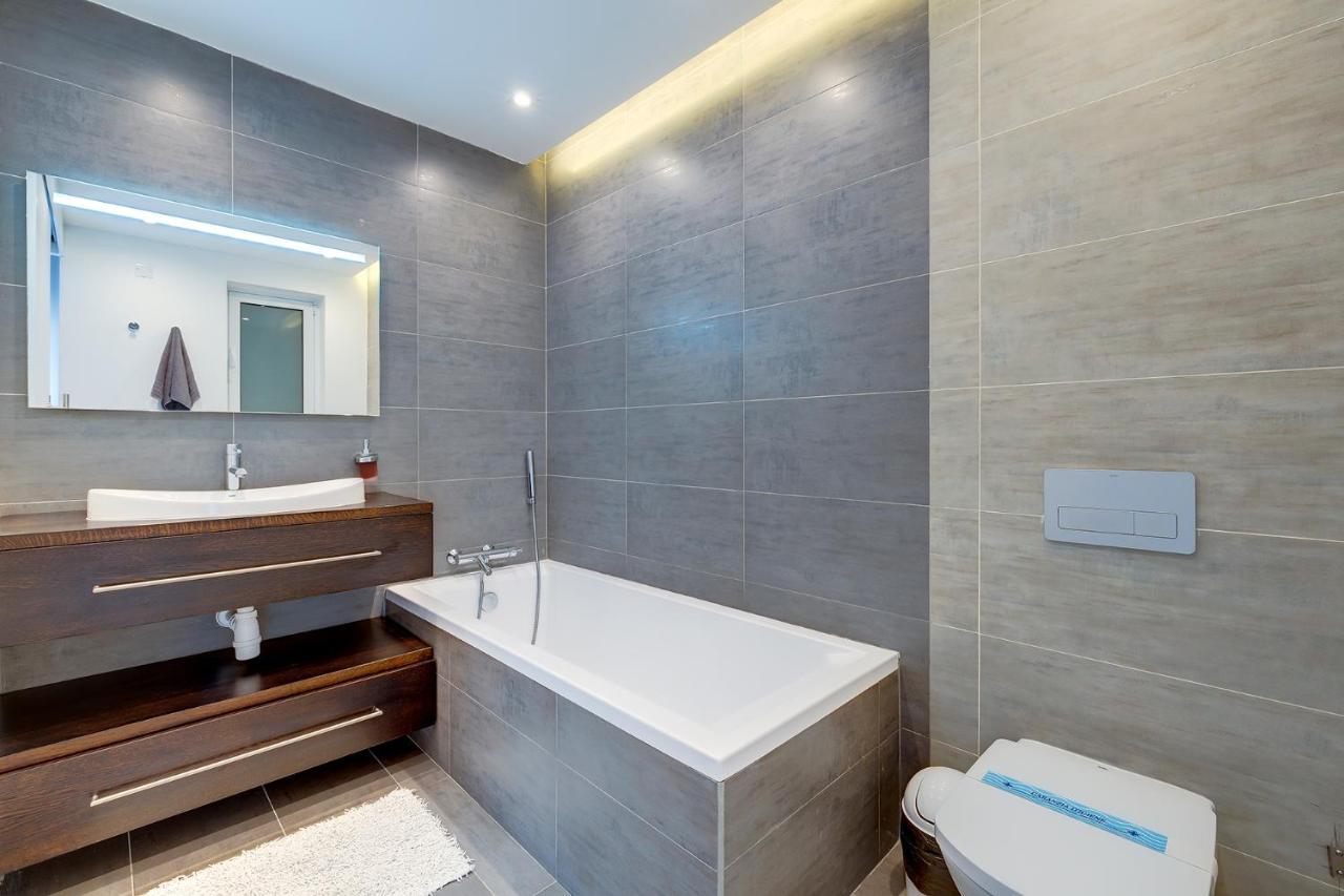 Luxury Apartment With Valletta And Harbour Views Sliema Kültér fotó